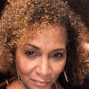 Meet your Posher, Esther